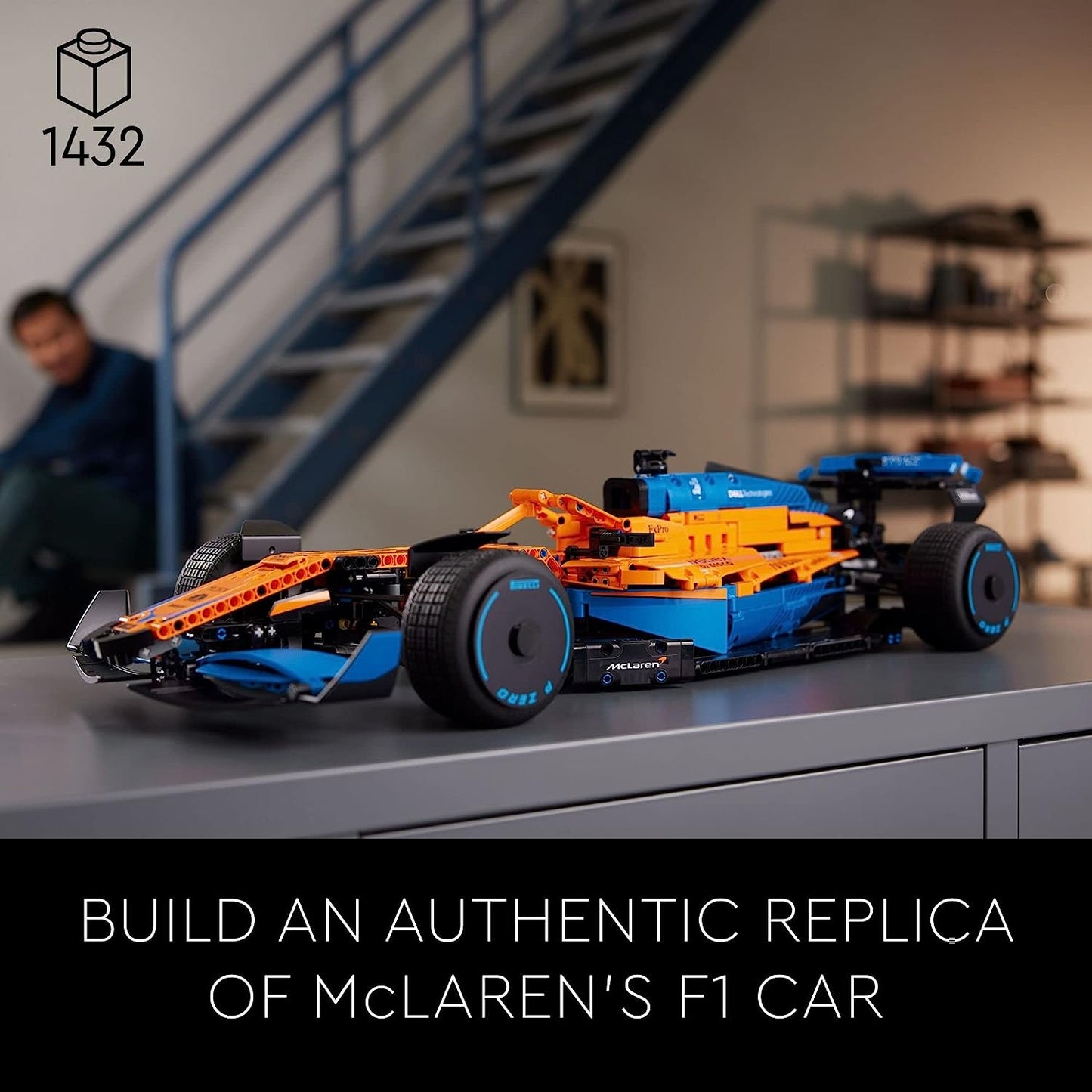 McLaren Formula 1 2022 Replica Racing Model