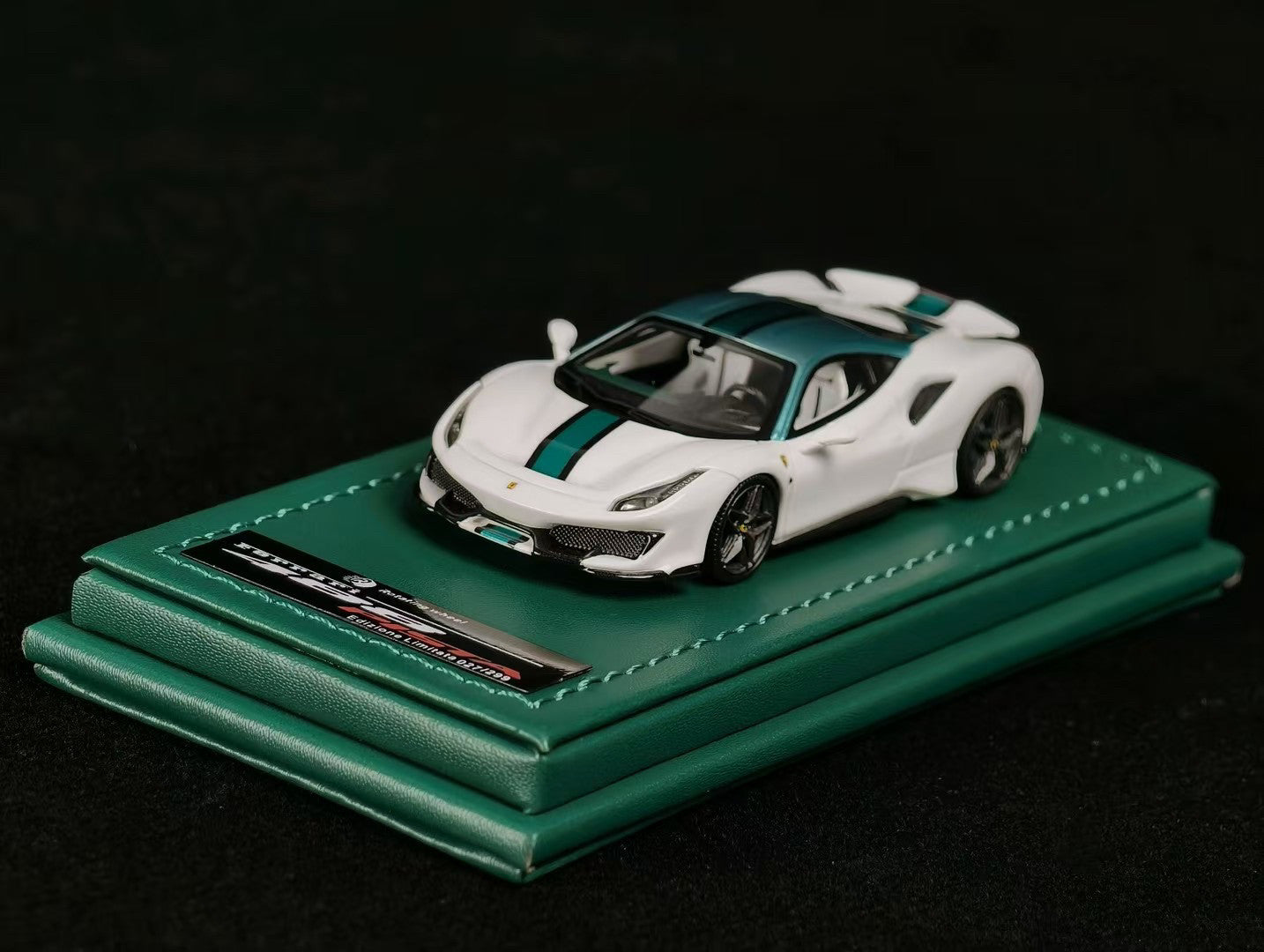 488 Pista Coupe Hardtop Resin Car Model